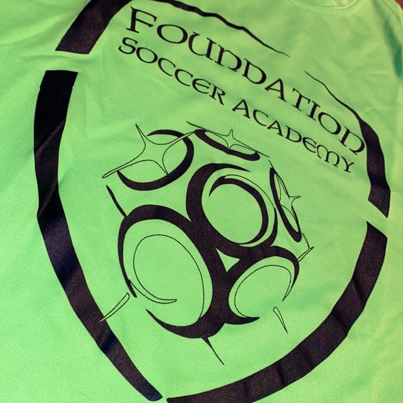 NEW- FOUNDATION SOCCER ACADEMY ATHLETIC TEE- MENS SIZE SMALL - Picture 2 of 4